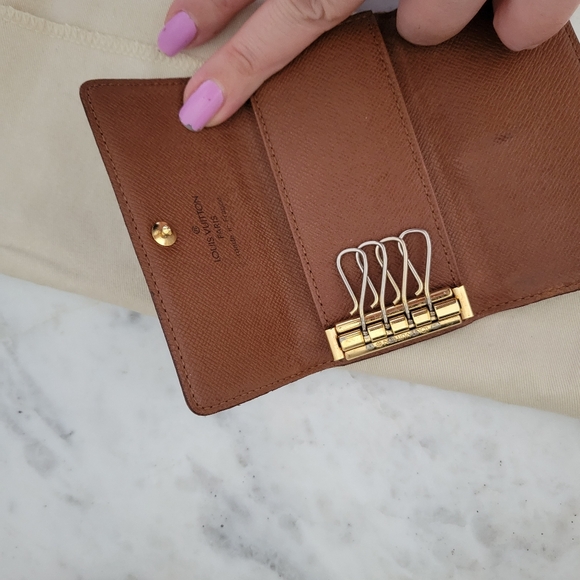 Louis Vuitton 6 keys holder. - Picture 3 of 8